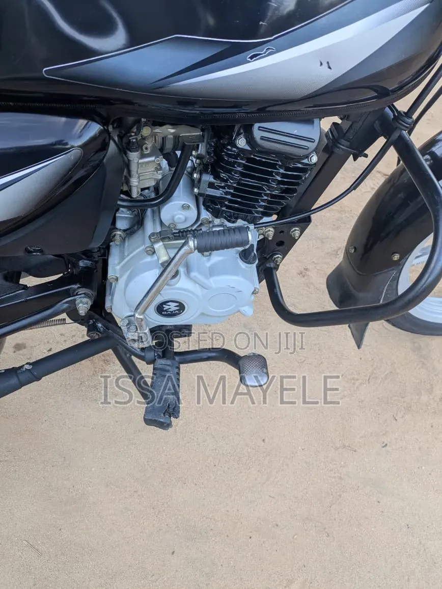Bajaj Boxer 125 2025 Black