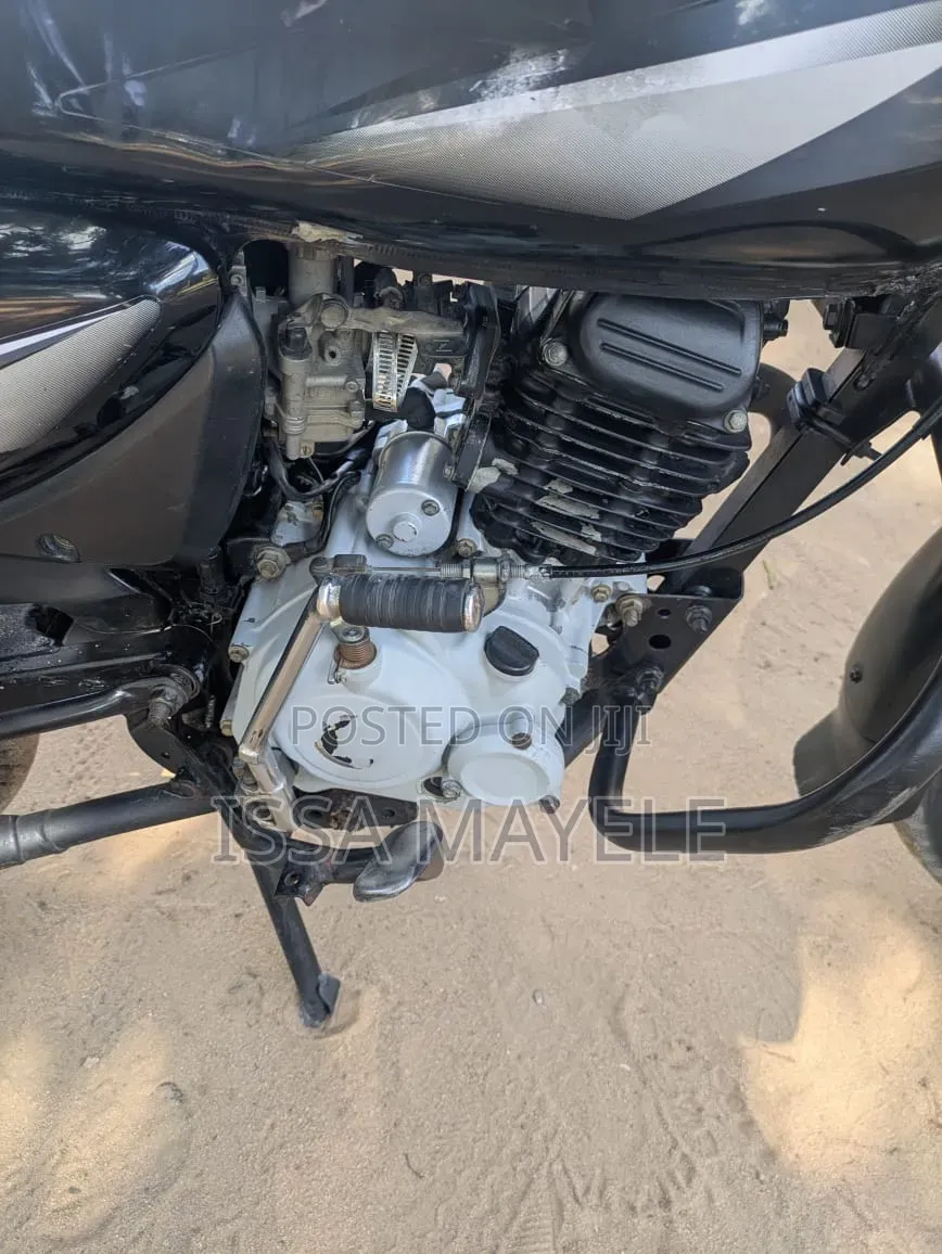 Bajaj Boxer 125 2024 Black