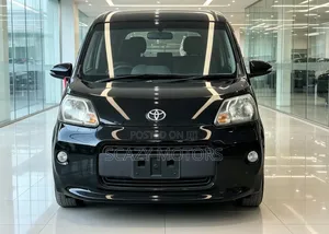 Toyota Porte 2013 Black