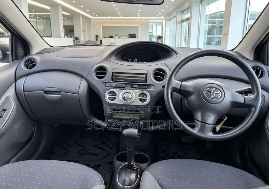 Toyota Vitz 2004 Gold