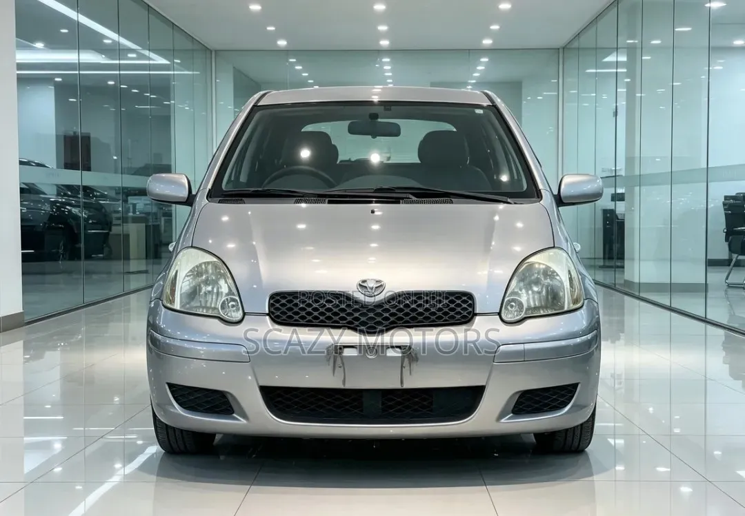Toyota Vitz 2004 Gold