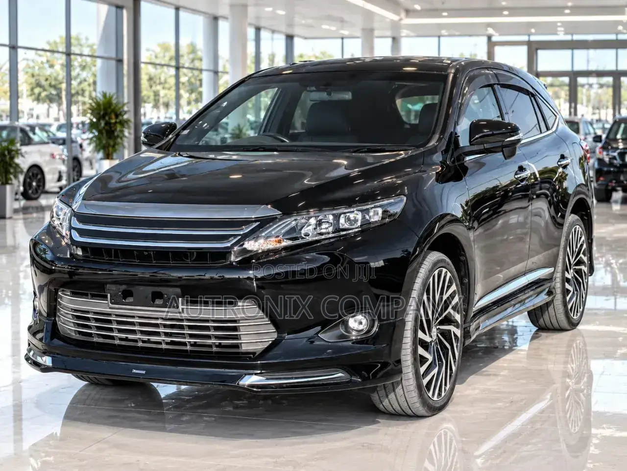 Toyota Harrier 2.0 2015 Black