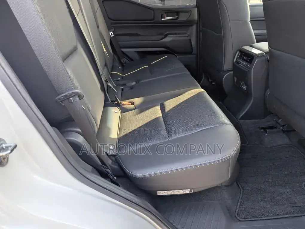 Toyota Land Cruiser 2024 White