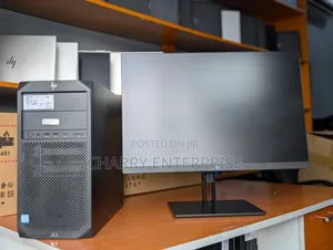 Desktop Computer HP Z2 G4 Tower 8GB Intel Core i7 HDD 500GB