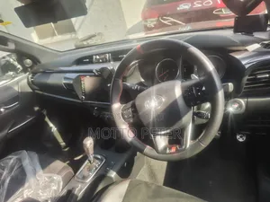 Toyota Hilux 2022 Black