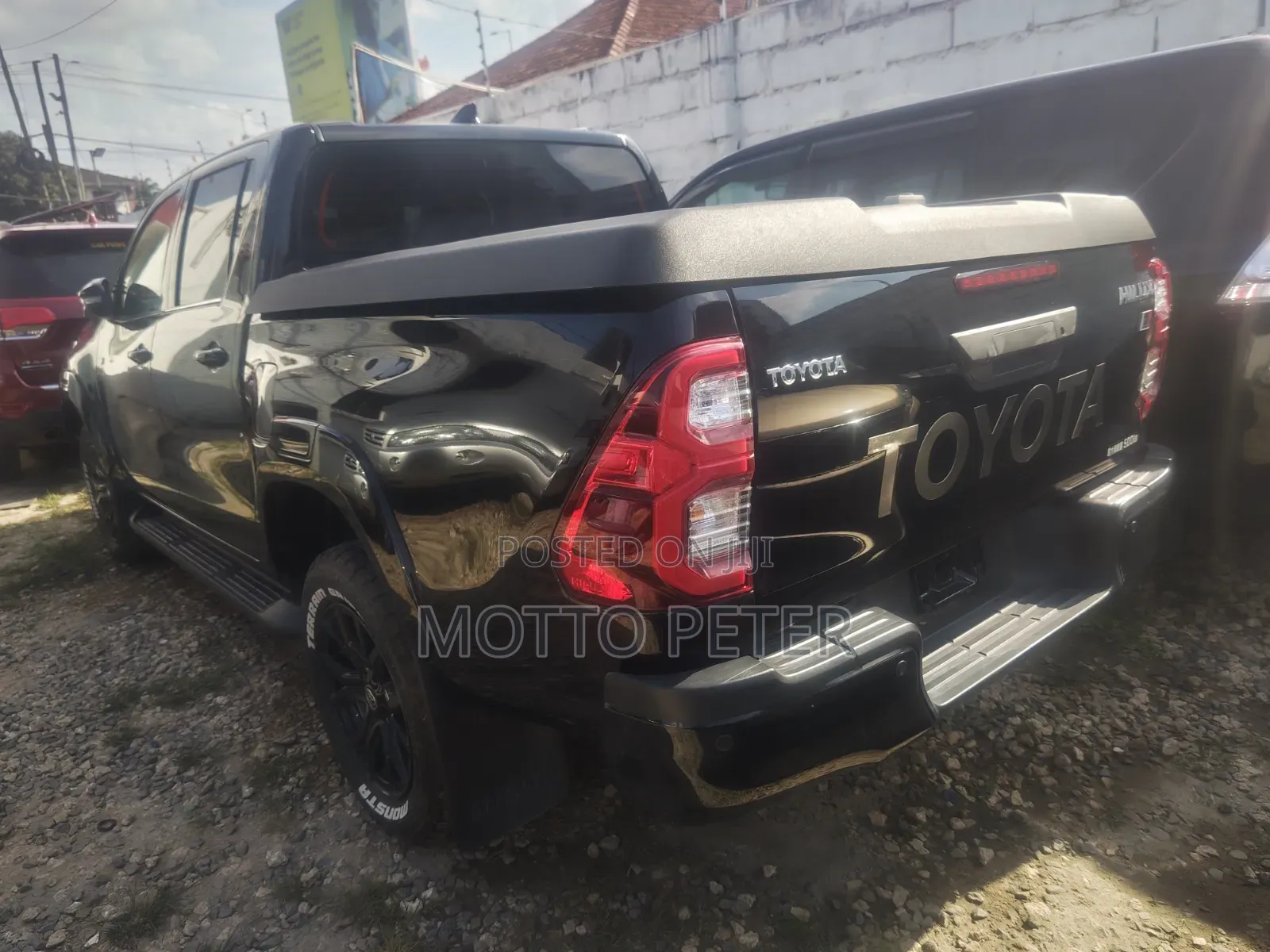 Toyota Hilux 2022 Black