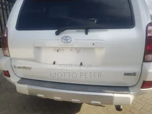 Toyota Hilux Surf 2003 White