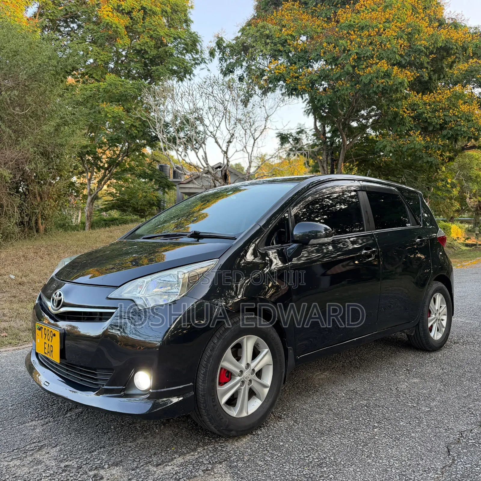 Toyota Ractis 2012 Black