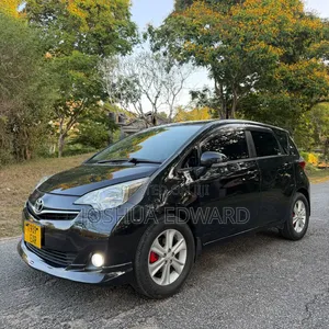 Toyota Ractis 2012 Black