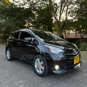 Toyota Ractis 2012 Black