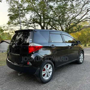 Toyota Ractis 2012 Black