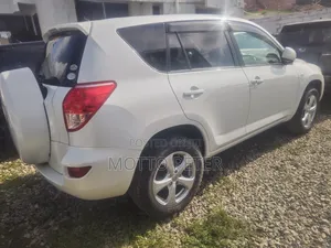Toyota RAV4 2006 White