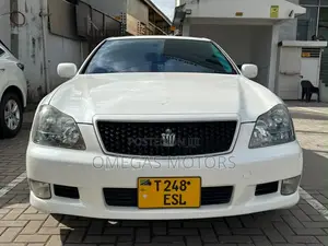 Toyota Crown Royale 2005 White