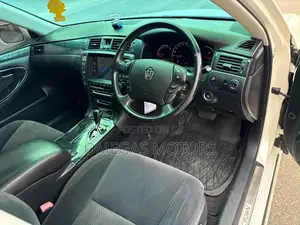 Toyota Crown Royale 2005 White