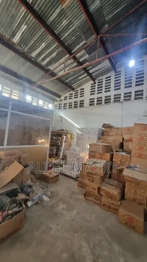 Godown/ Warehouse With Office and AC for Rent 300 SQM