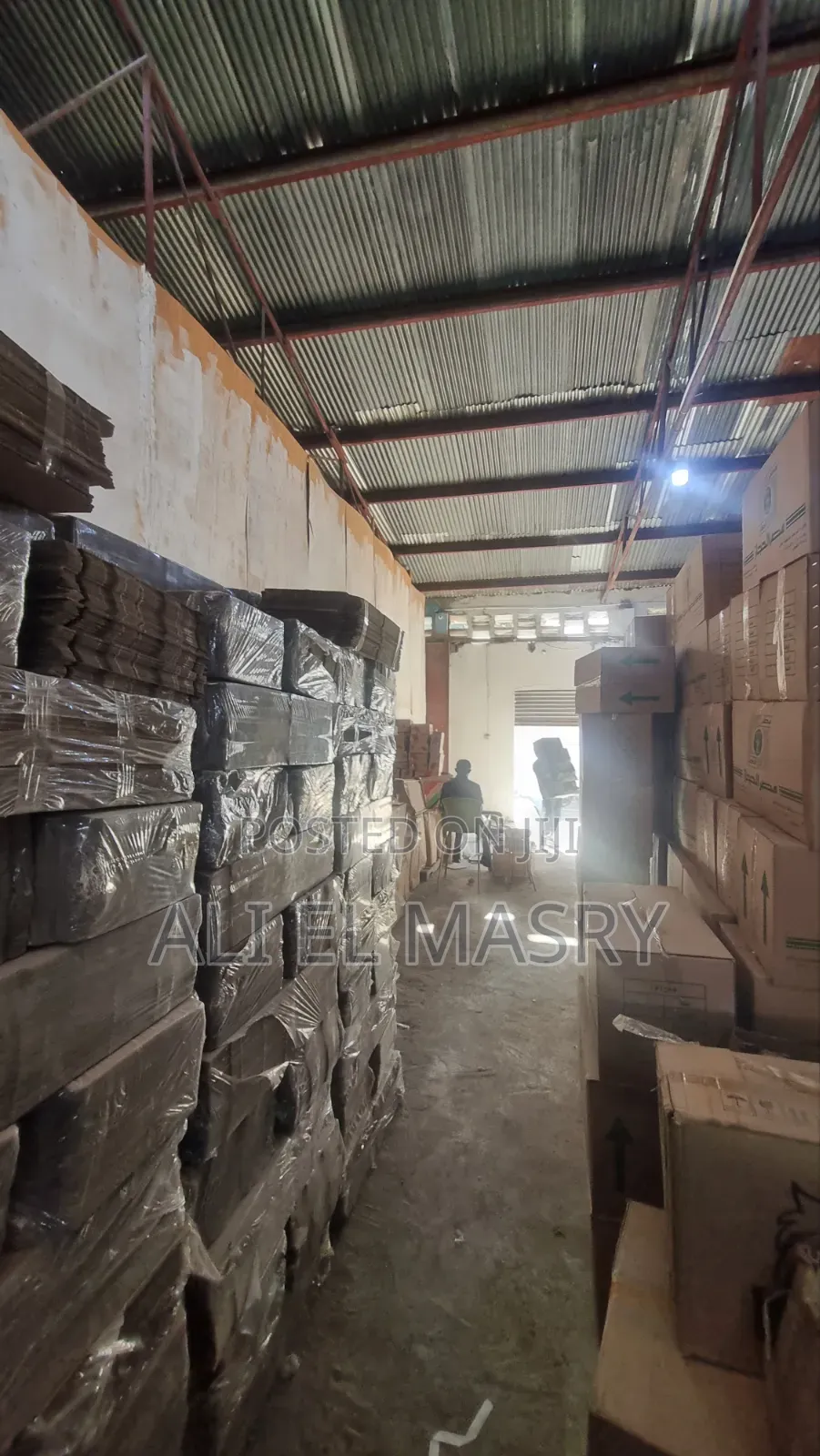 Godown/ Warehouse With Office and AC for Rent 300 SQM