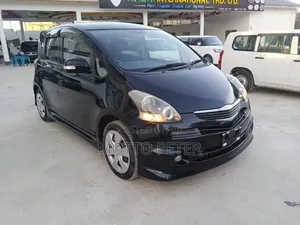Toyota Ractis 2012 Black