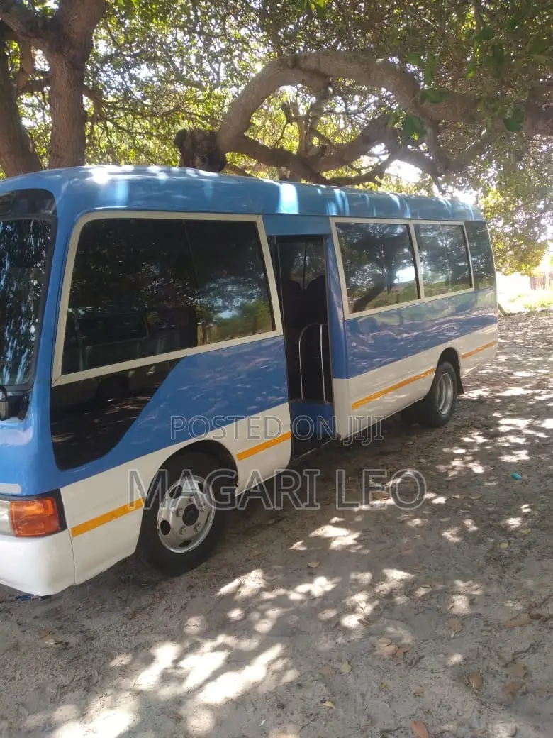Toyota Coaster 2004 Blue