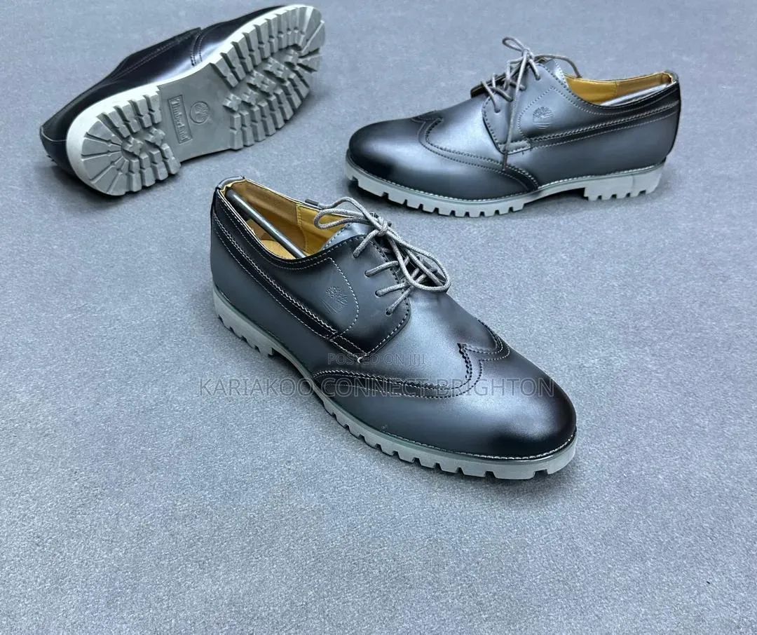 Black / Grey Lug-Sole Wingtip Shoes