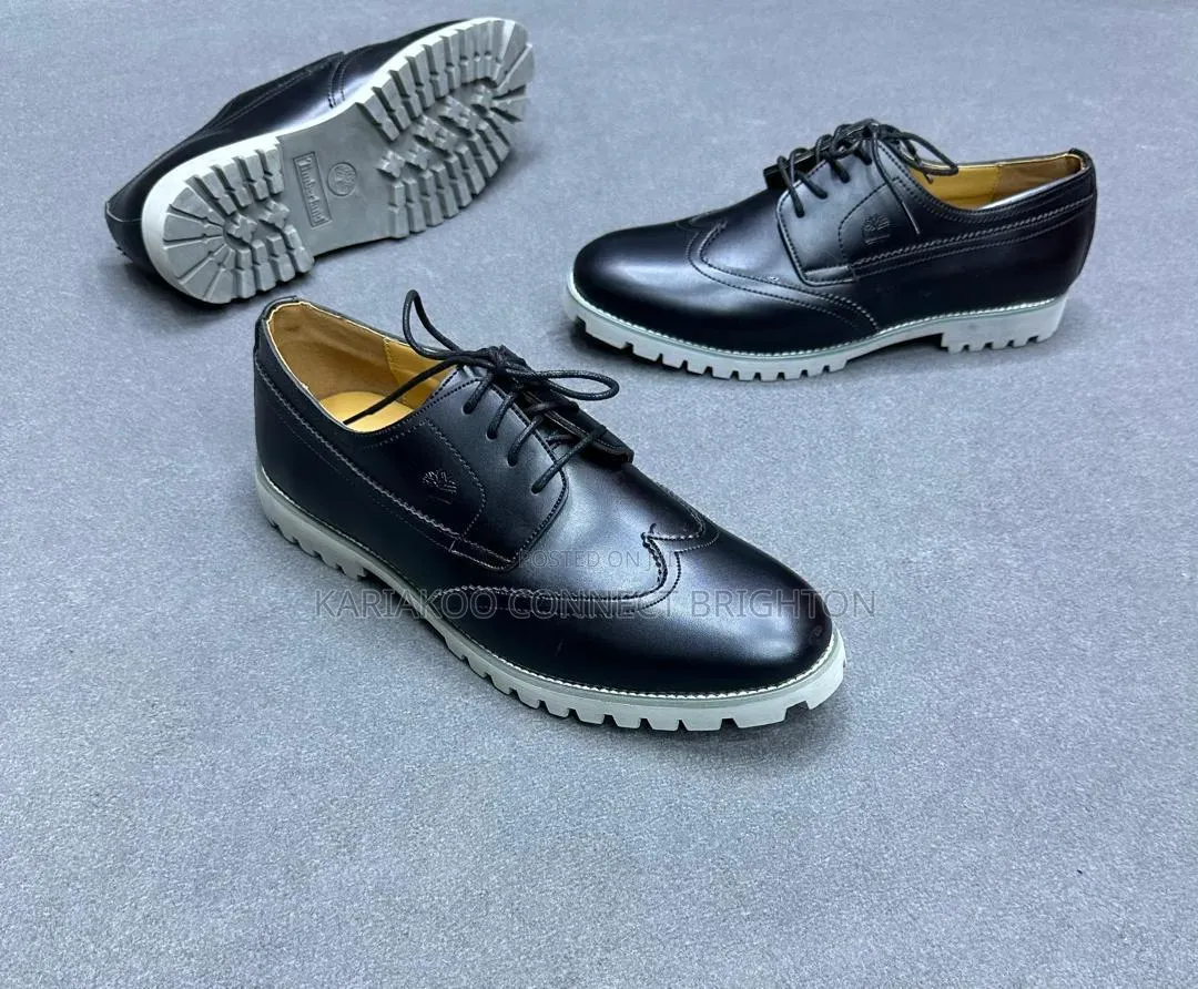 Black / Grey Lug-Sole Wingtip Shoes
