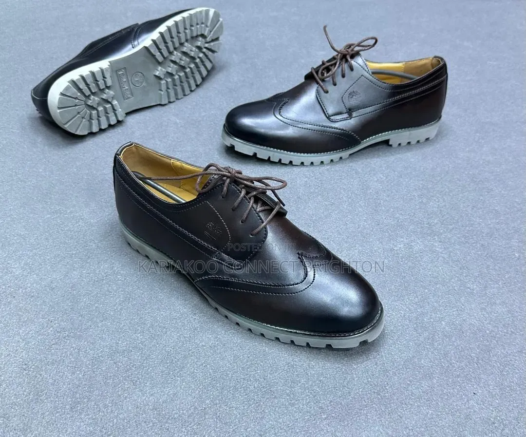 Black / Grey Lug-Sole Wingtip Shoes