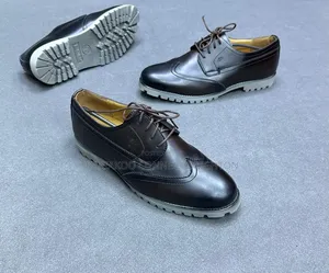 Black / Grey Lug-Sole Wingtip Shoes