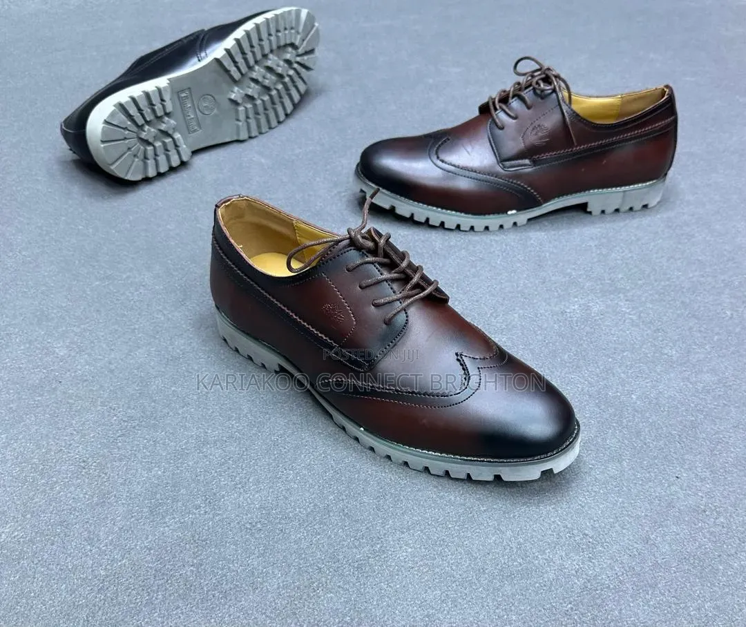 Black / Grey Lug-Sole Wingtip Shoes