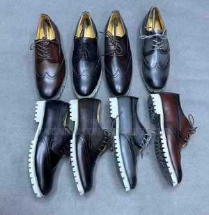 Black / Grey Lug-Sole Wingtip Shoes