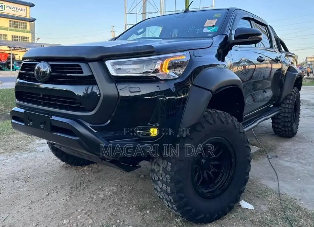 Toyota Hilux 2020 Black
