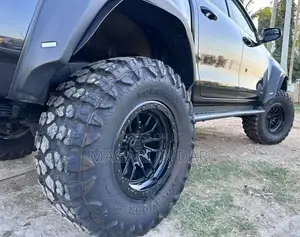 Toyota Hilux 2020 Black