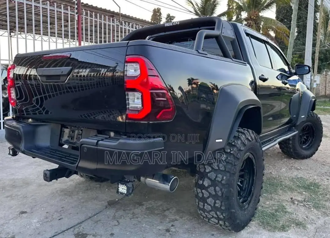 Toyota Hilux 2020 Black