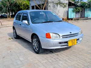 Toyota Starlet 1999 Silver
