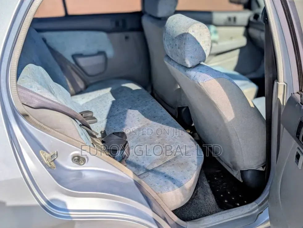 Toyota Starlet 1999 Silver