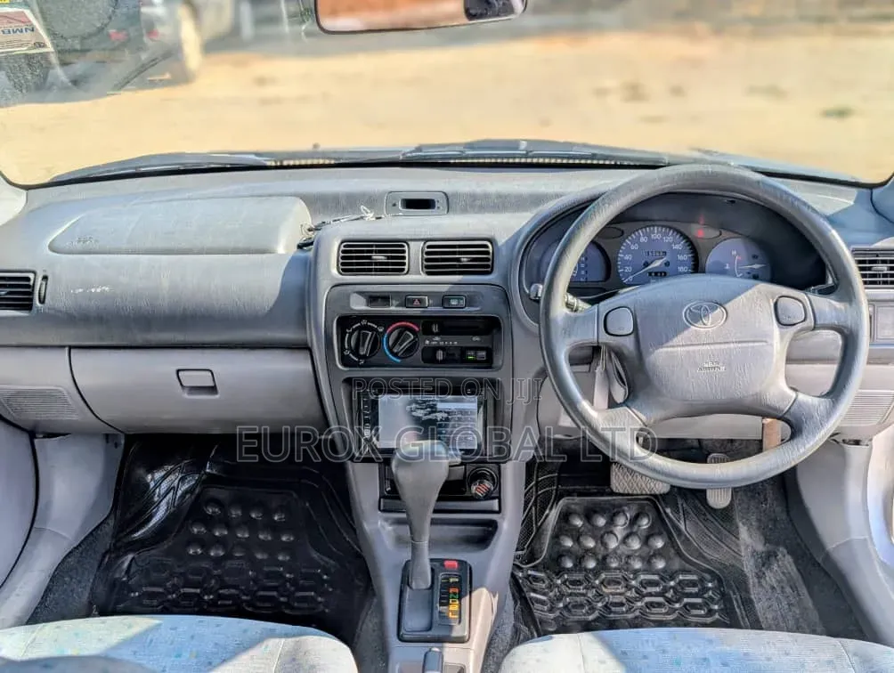 Toyota Starlet 1999 Silver