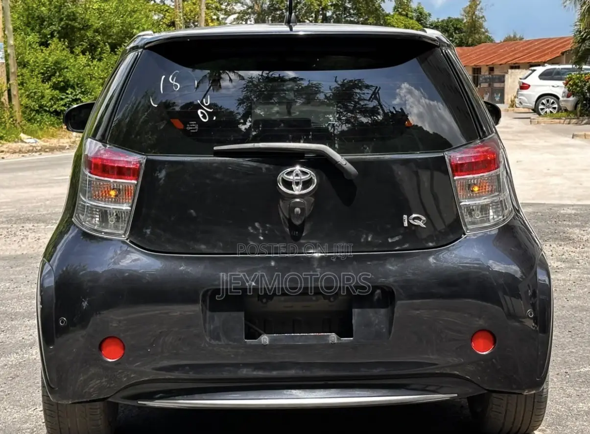 Toyota iQ 2010 Black