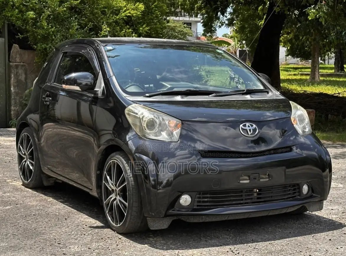 Toyota iQ 2010 Black