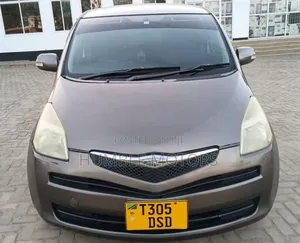 Toyota Ractis 2005 Silver