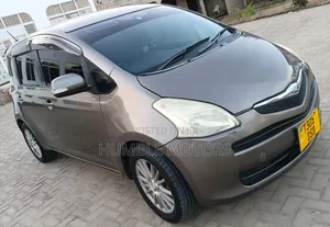 Toyota Ractis 2005 Silver
