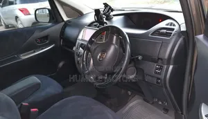 Toyota Ractis 2005 Silver