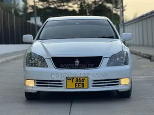 Toyota Crown 2006 White