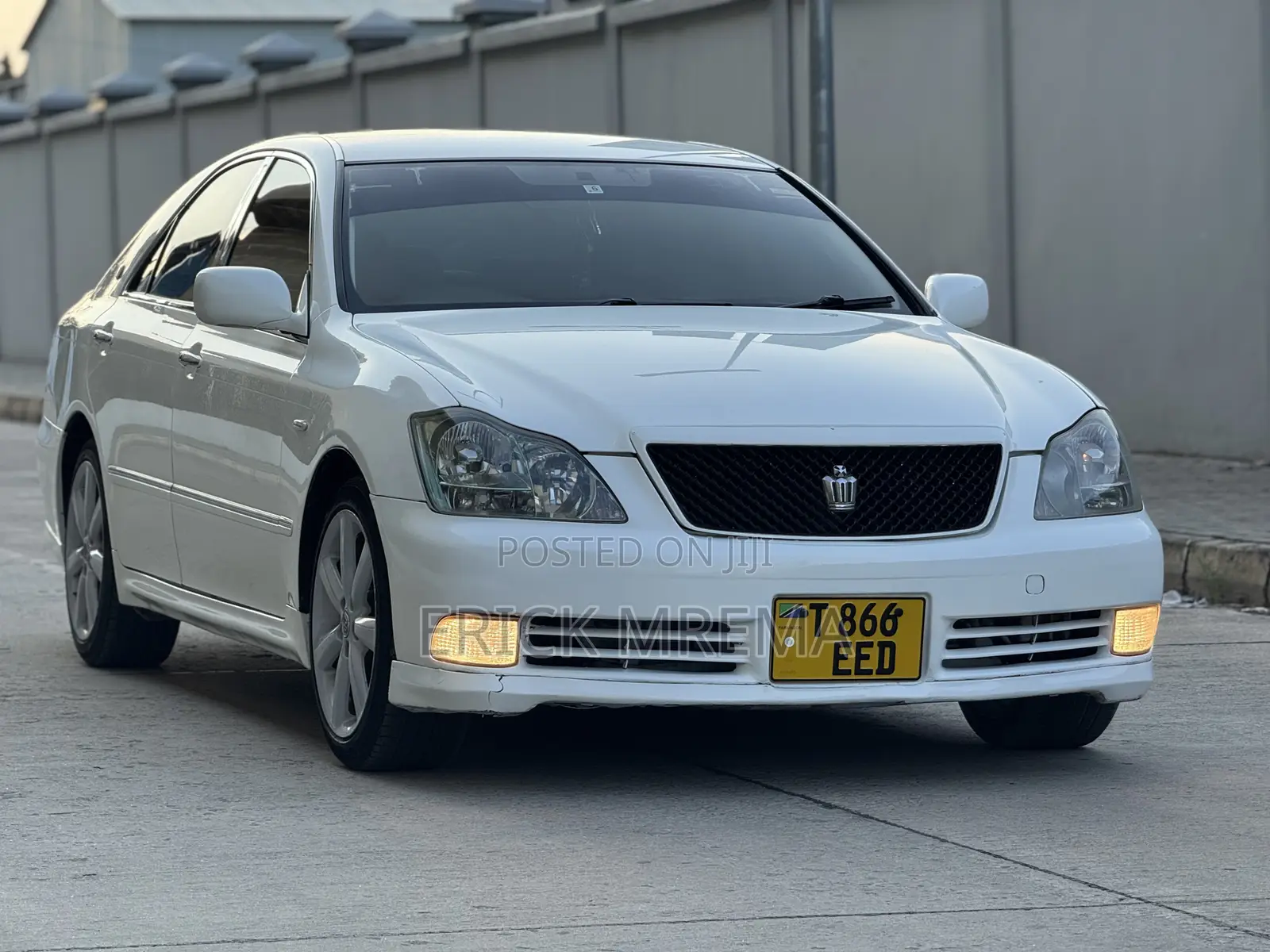 Toyota Crown 2006 White