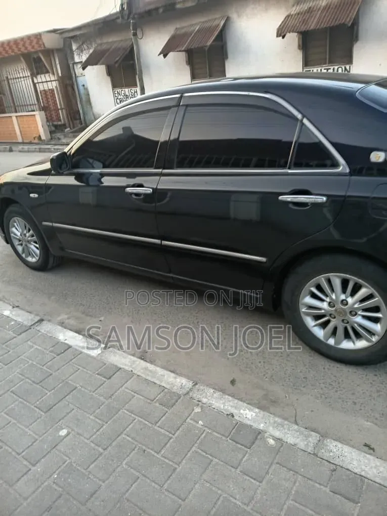 Toyota Crown 2006 Black