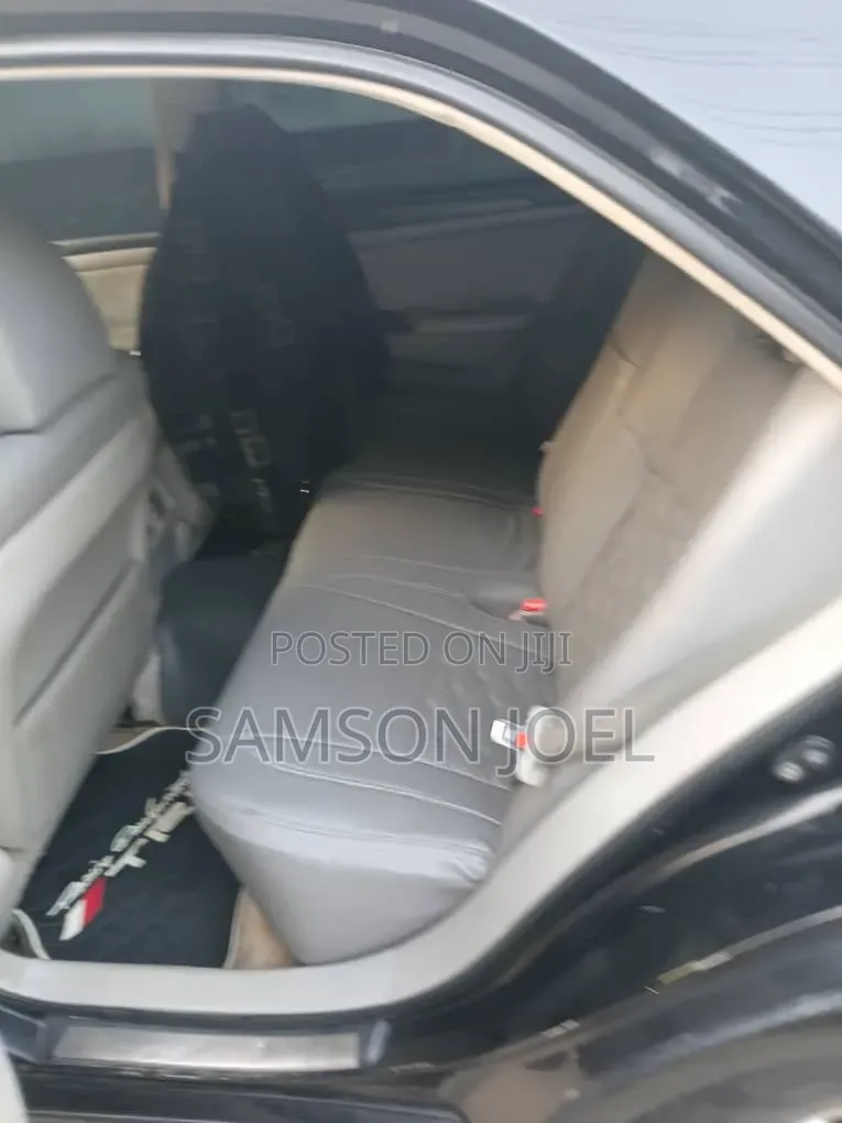 Toyota Crown 2006 Black
