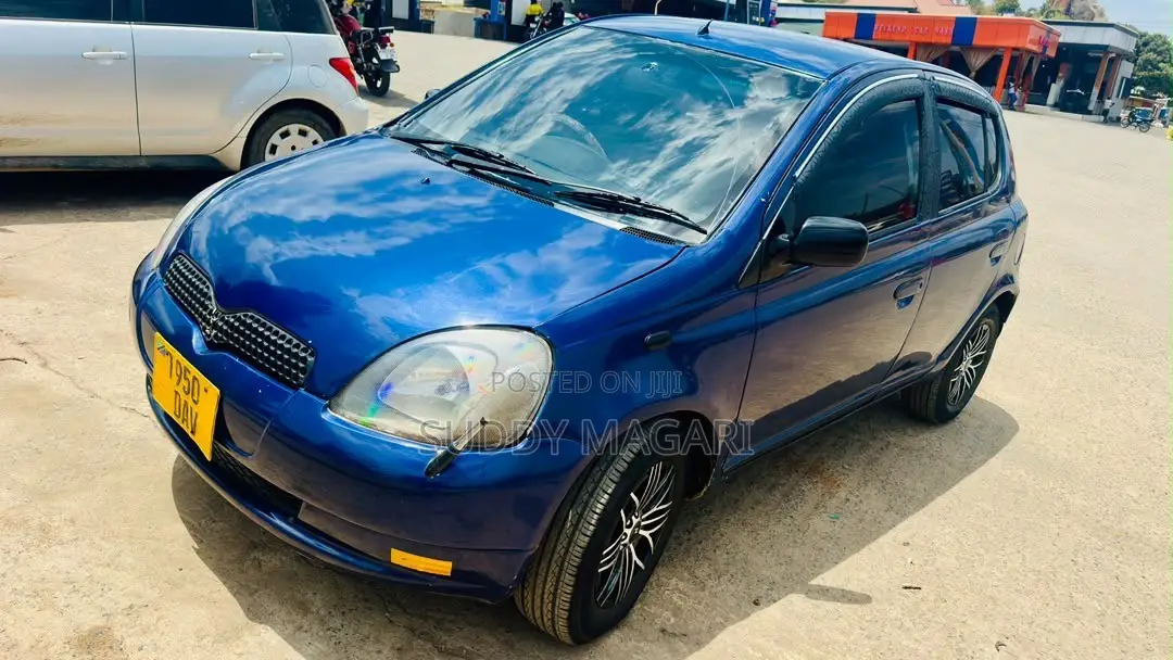 Toyota Vitz 2005 Blue