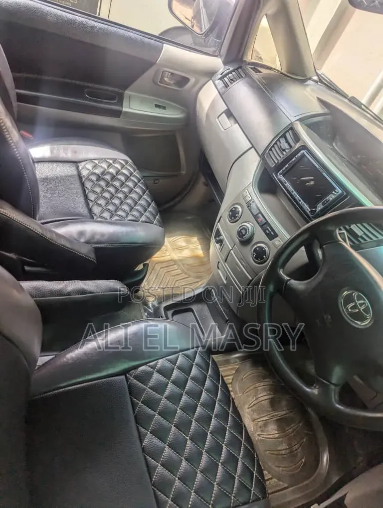 Toyota Voxy X 2WD 8-Seater 2002 Gray