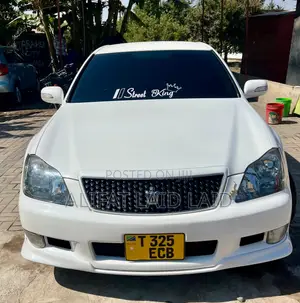 Toyota Crown 2006 White