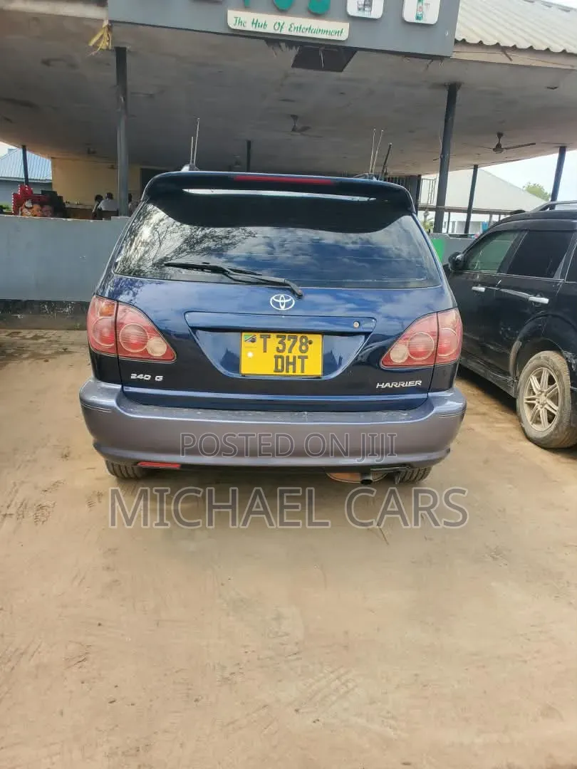 Toyota Harrier 2002 Blue