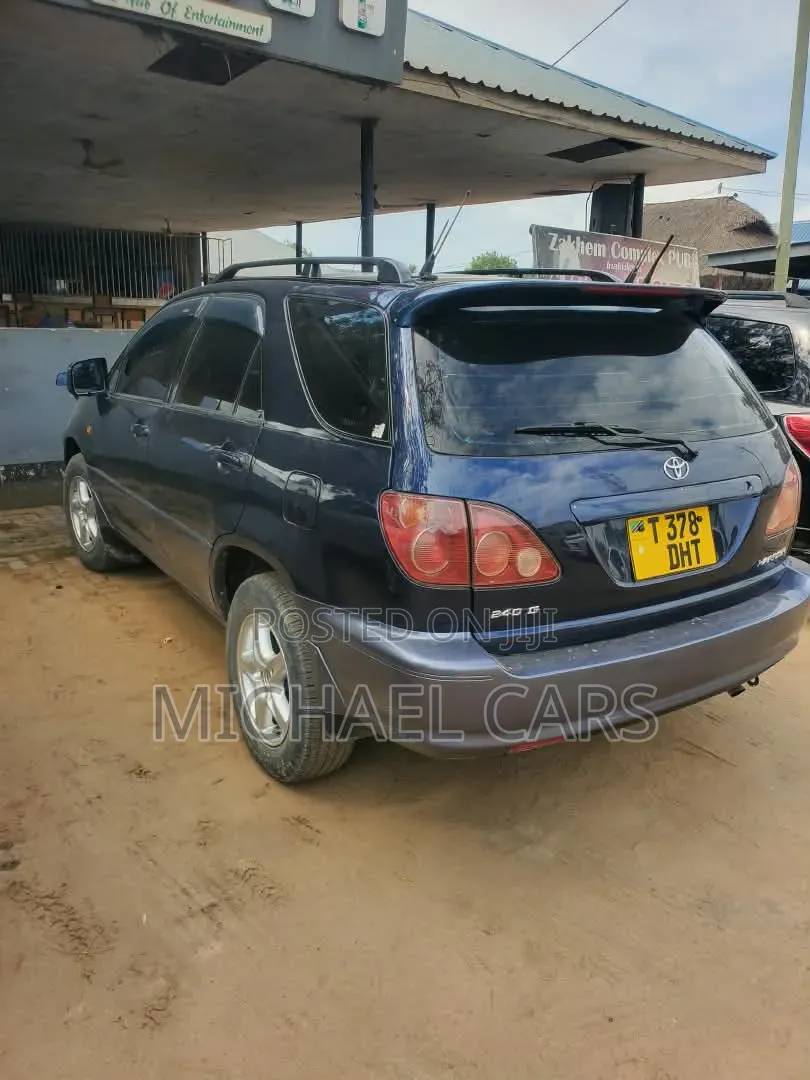 Toyota Harrier 2002 Blue