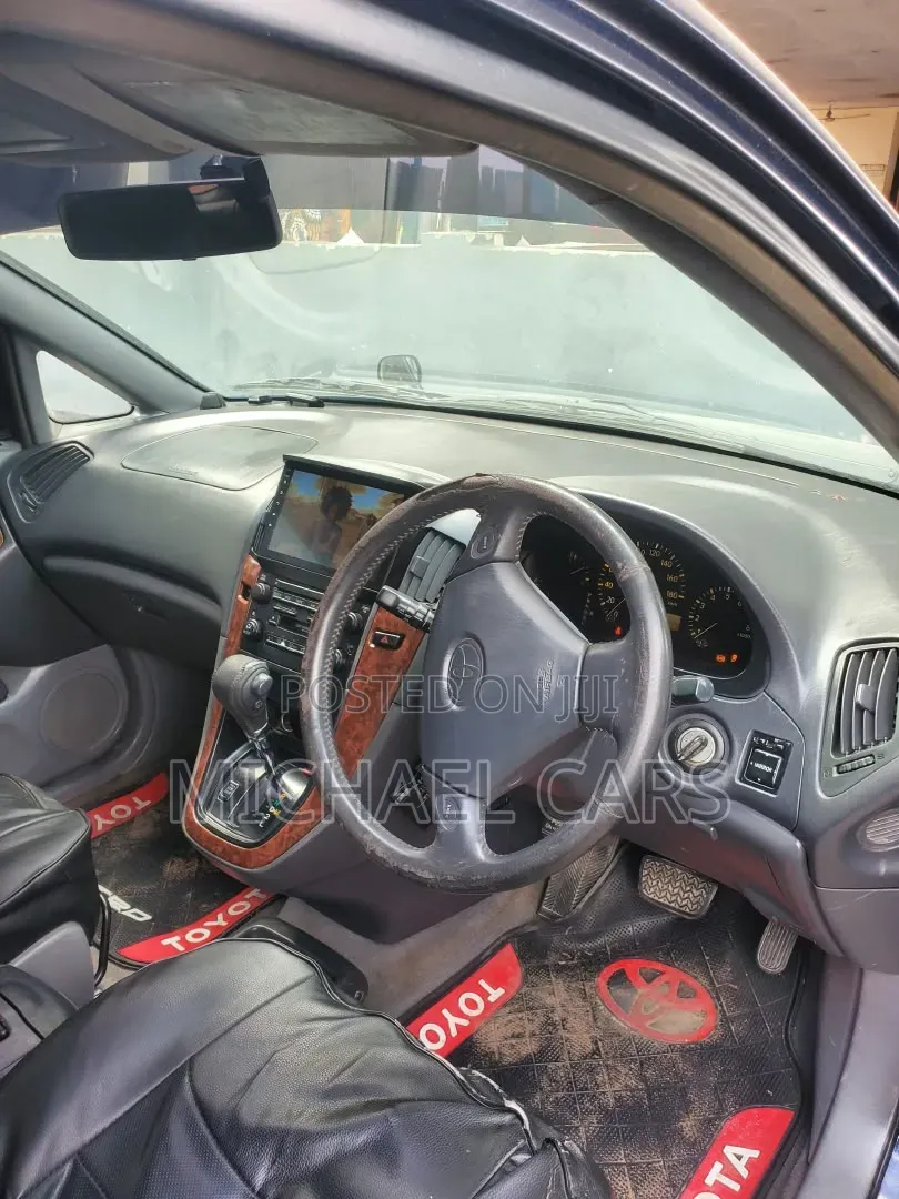 Toyota Harrier 2002 Blue