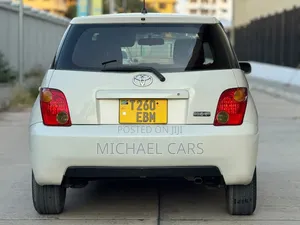 Toyota IST 2003 White